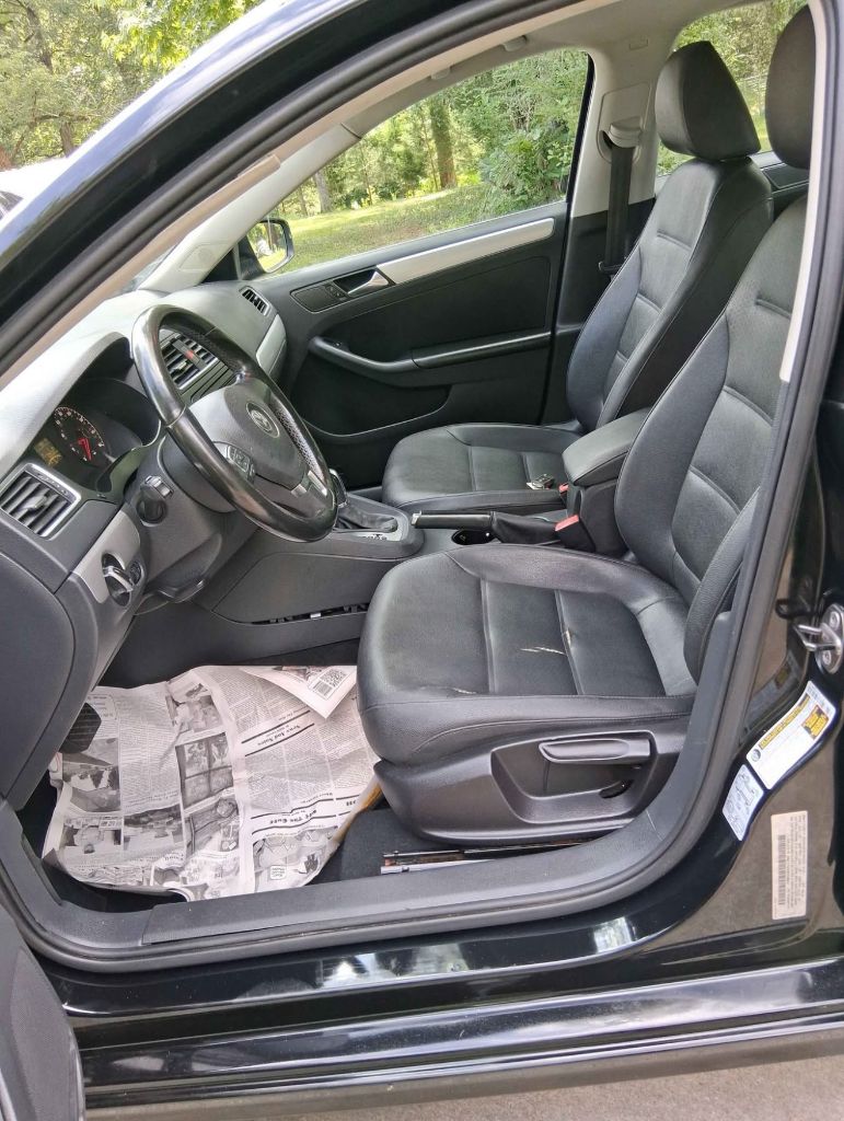 2011 Volkswagen Jetta - $7,700