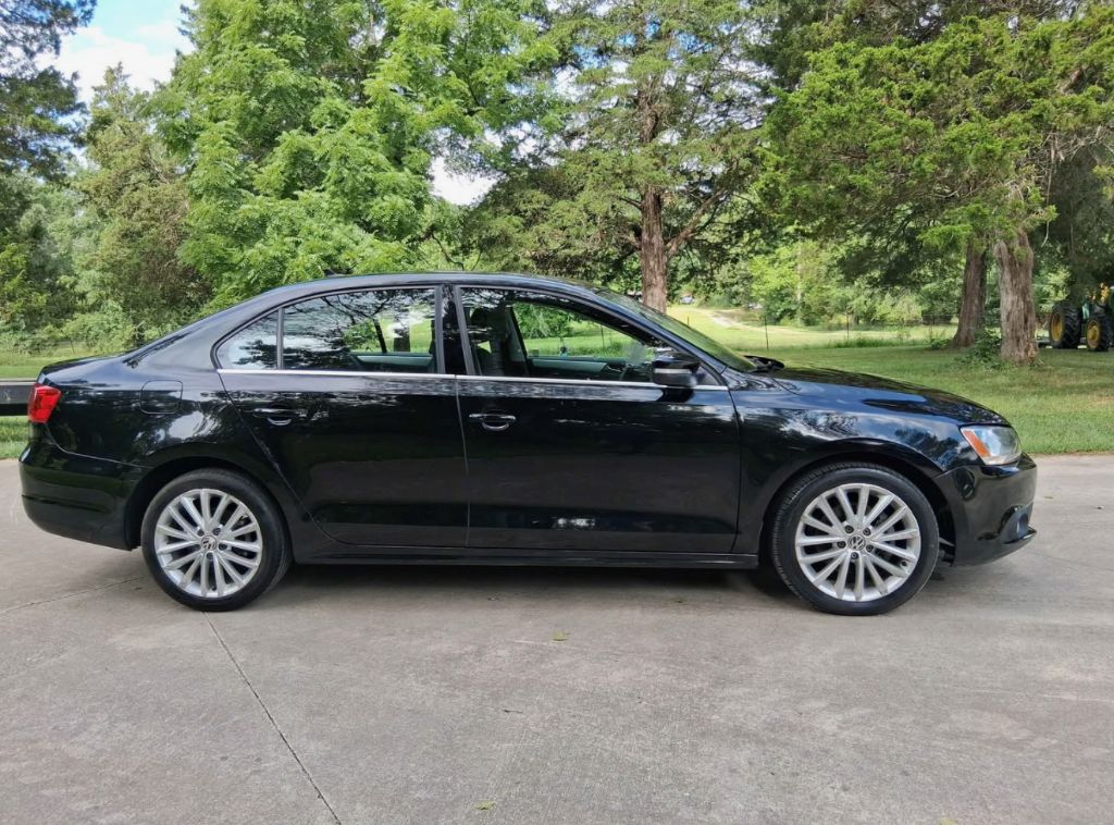 2011 Volkswagen Jetta - $7,700