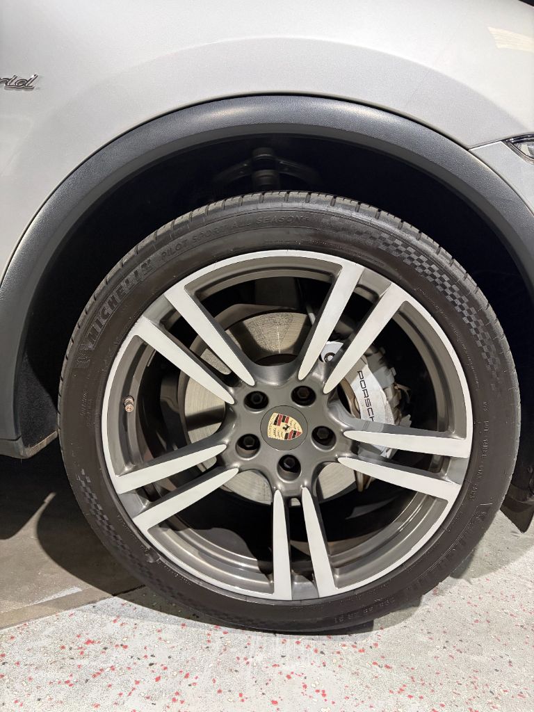 2013 Porsche Cayenne - $15,600