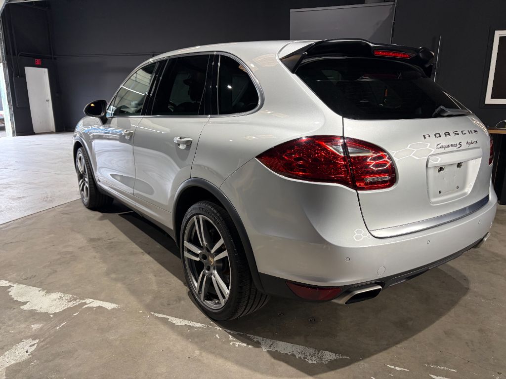 2013 Porsche Cayenne - $15,600
