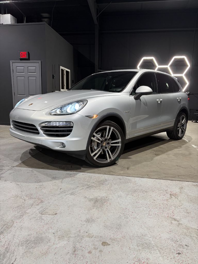 2013 Porsche Cayenne - $15,600