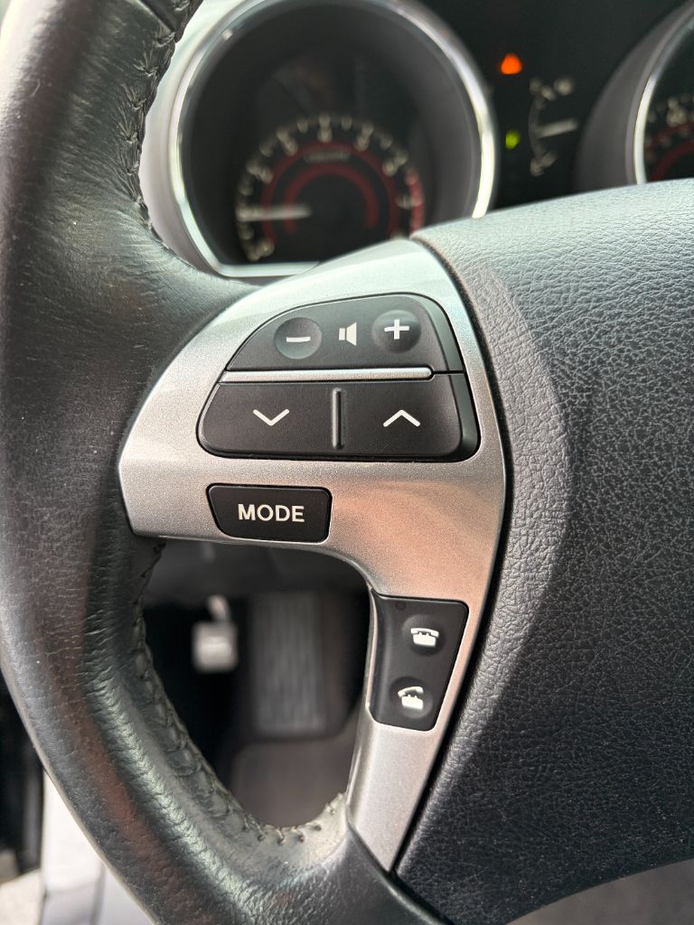2013 Toyota Highlander - $12,400