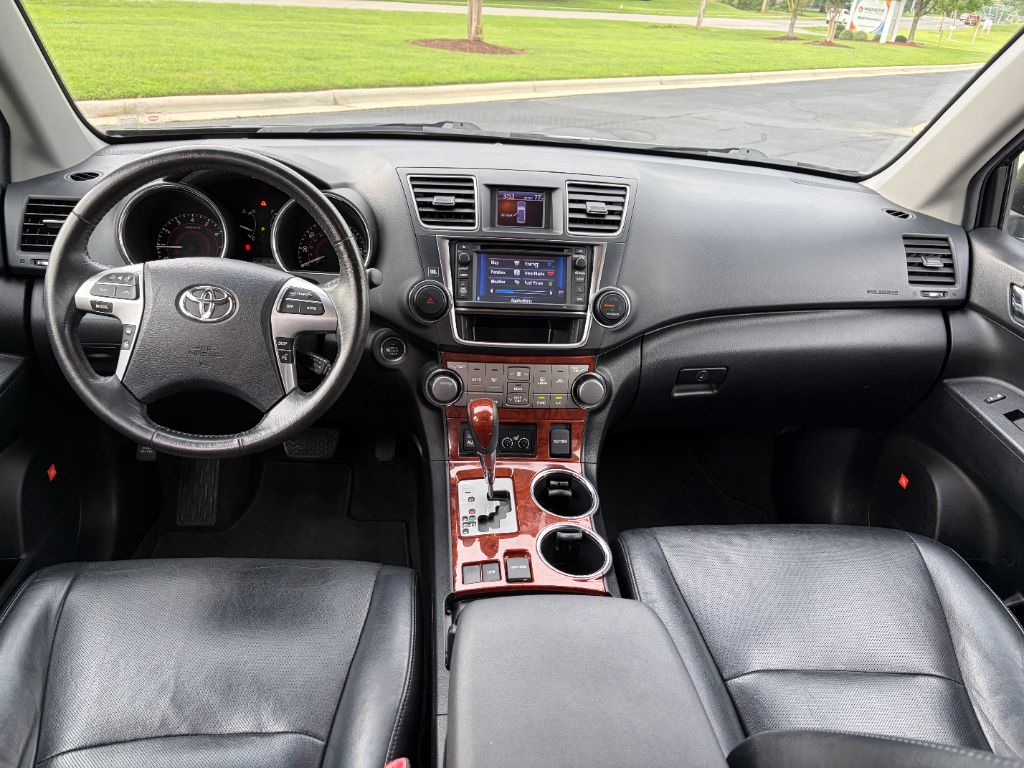 2013 Toyota Highlander - $12,400