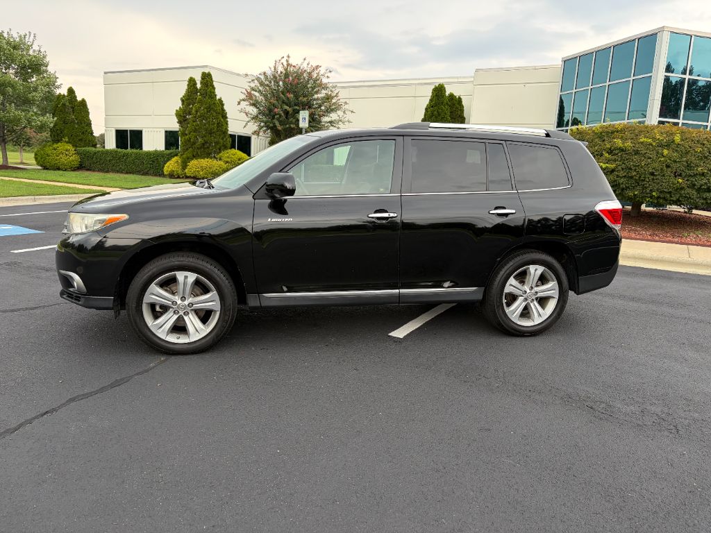 2013 Toyota Highlander - $12,400