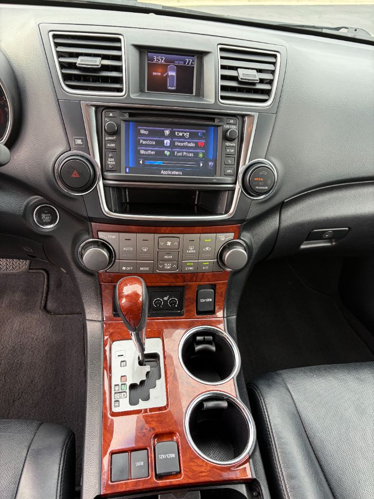 2013 Toyota Highlander - $12,400