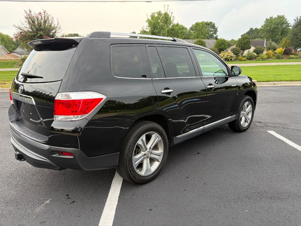 2013 Toyota Highlander - $12,400