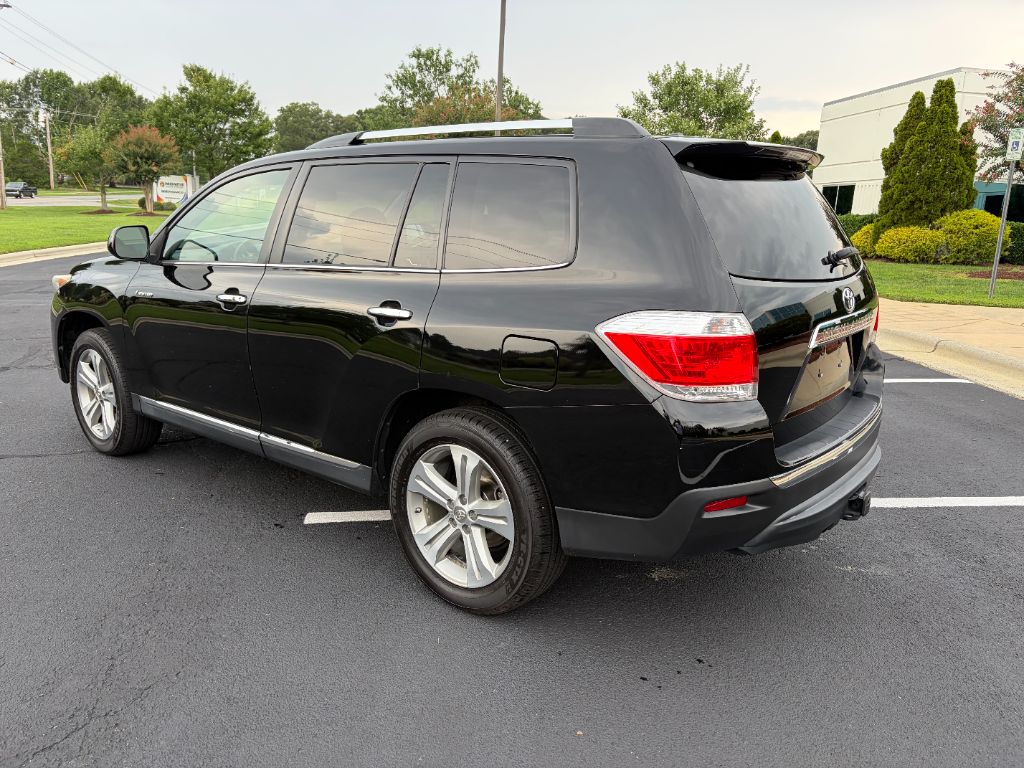 2013 Toyota Highlander - $12,400