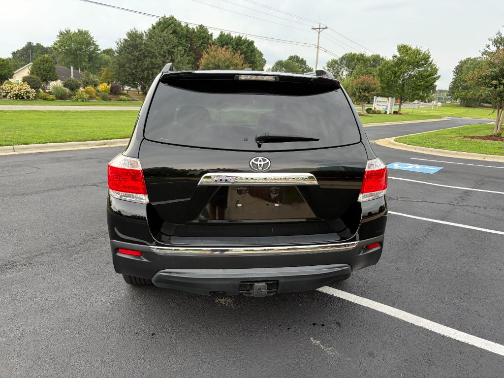 2013 Toyota Highlander - $12,400
