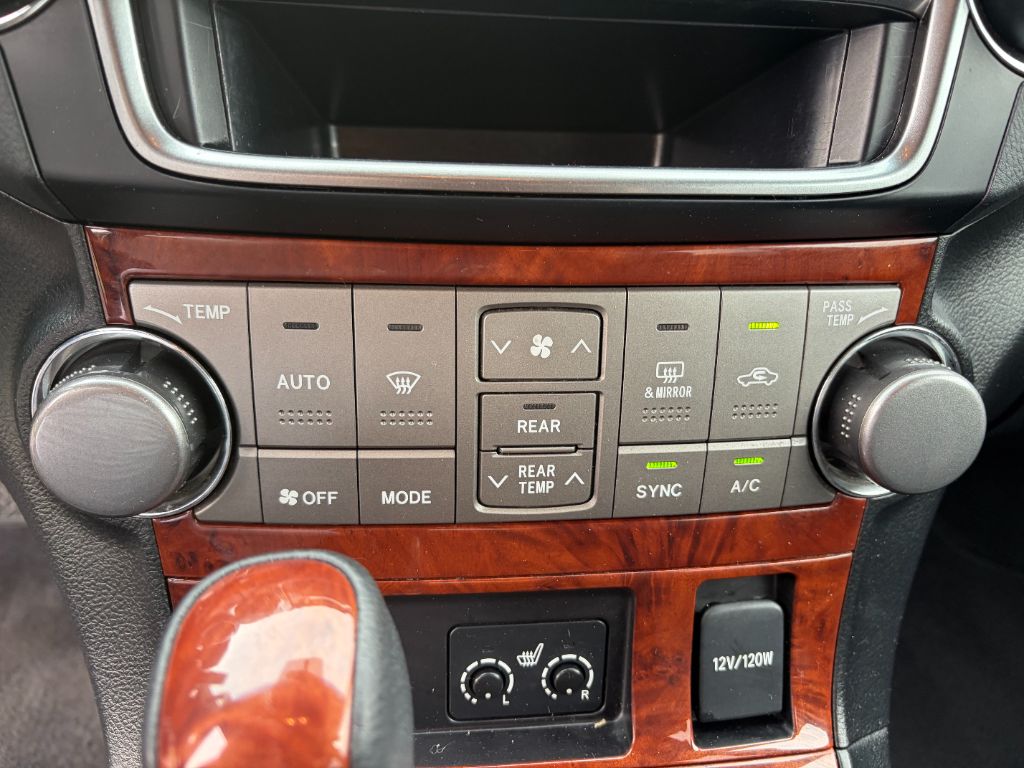 2013 Toyota Highlander - $12,400