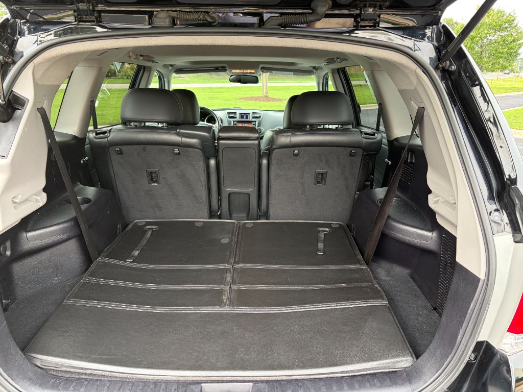 2013 Toyota Highlander - $12,400