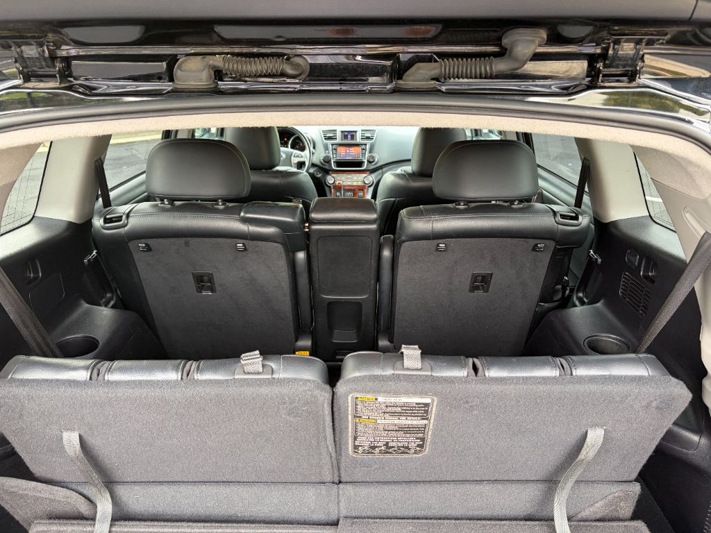 2013 Toyota Highlander - $12,400