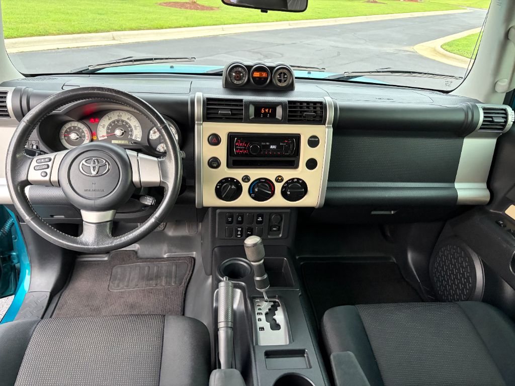 2008 Toyota FJ Cruiser - $17,400