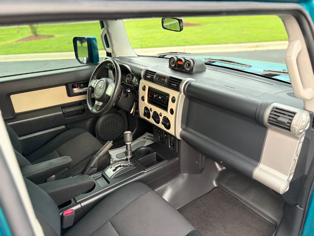 2008 Toyota FJ Cruiser - $17,400