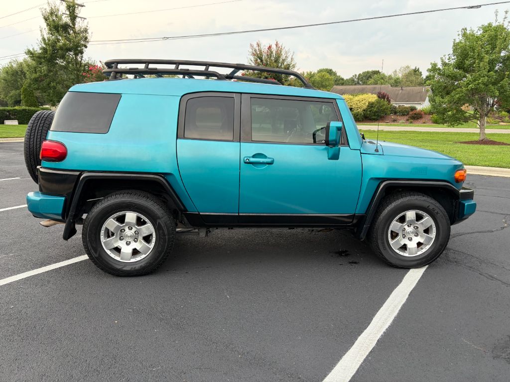 2008 Toyota FJ Cruiser - $17,400