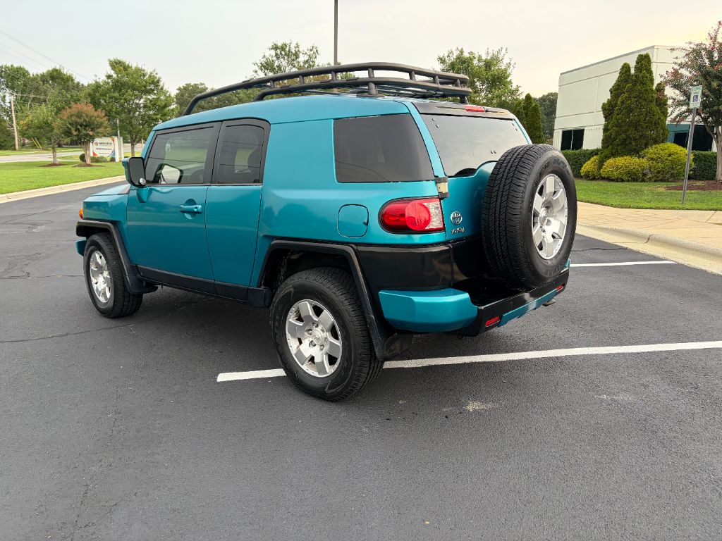 2008 Toyota FJ Cruiser - $17,400