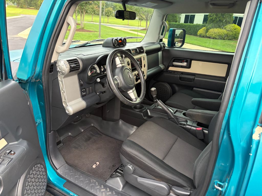 2008 Toyota FJ Cruiser - $17,400
