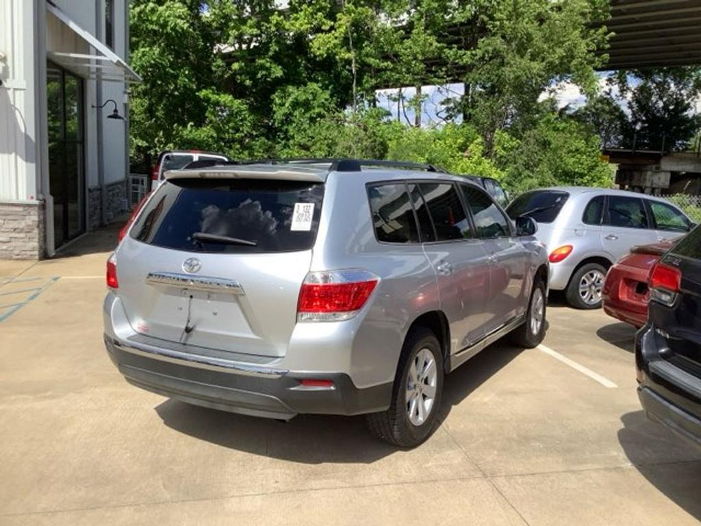 2012 Toyota Highlander - $8,800