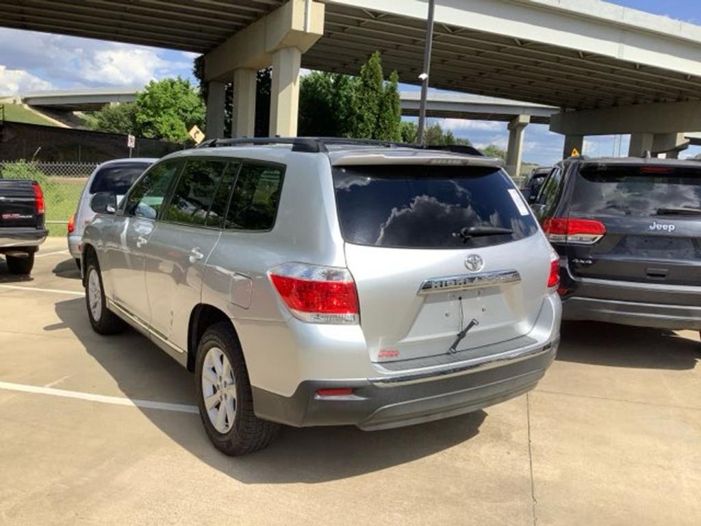 2012 Toyota Highlander - $8,800