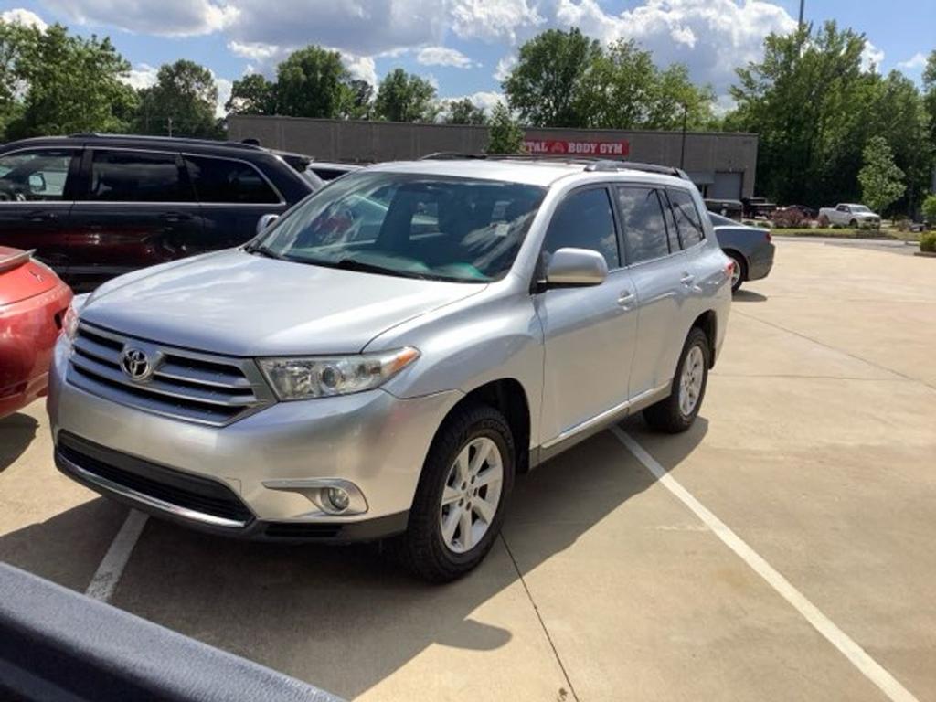 2012 Toyota Highlander - $8,800