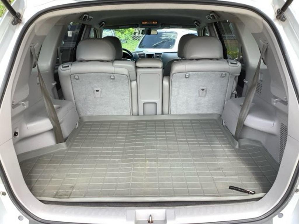 2012 Toyota Highlander - $8,800
