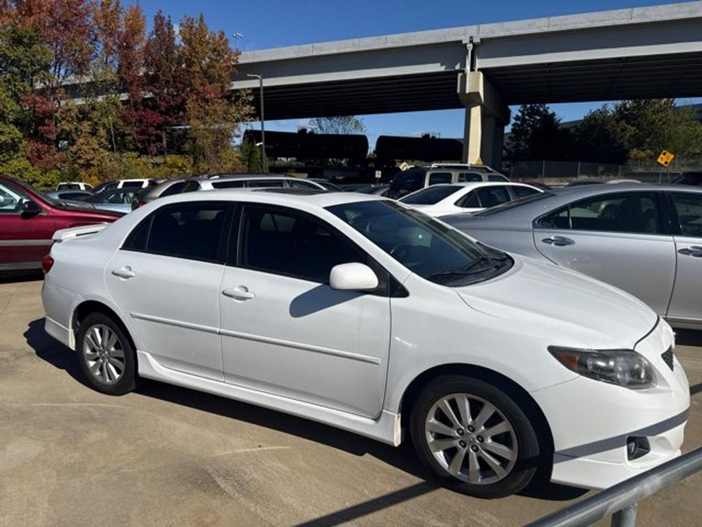 2010 Toyota Corolla - $11,900