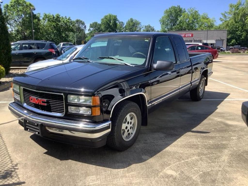 1995 GMC Sierra 1500 - $10,900