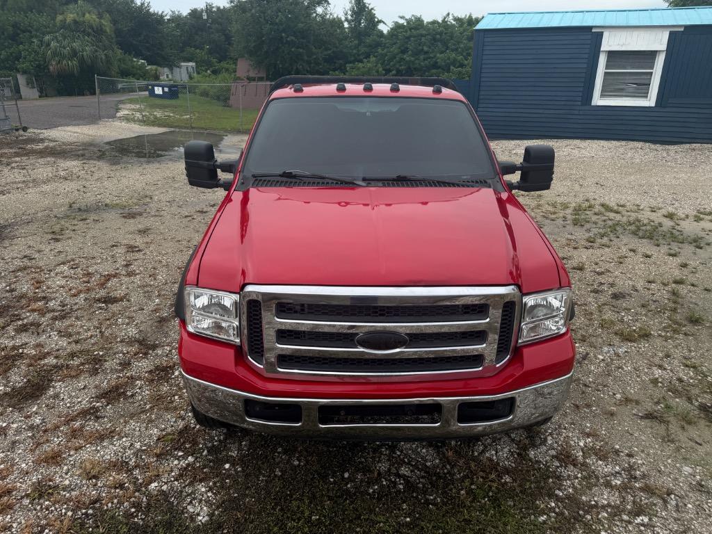 2006 Ford F550SD               - $10,995