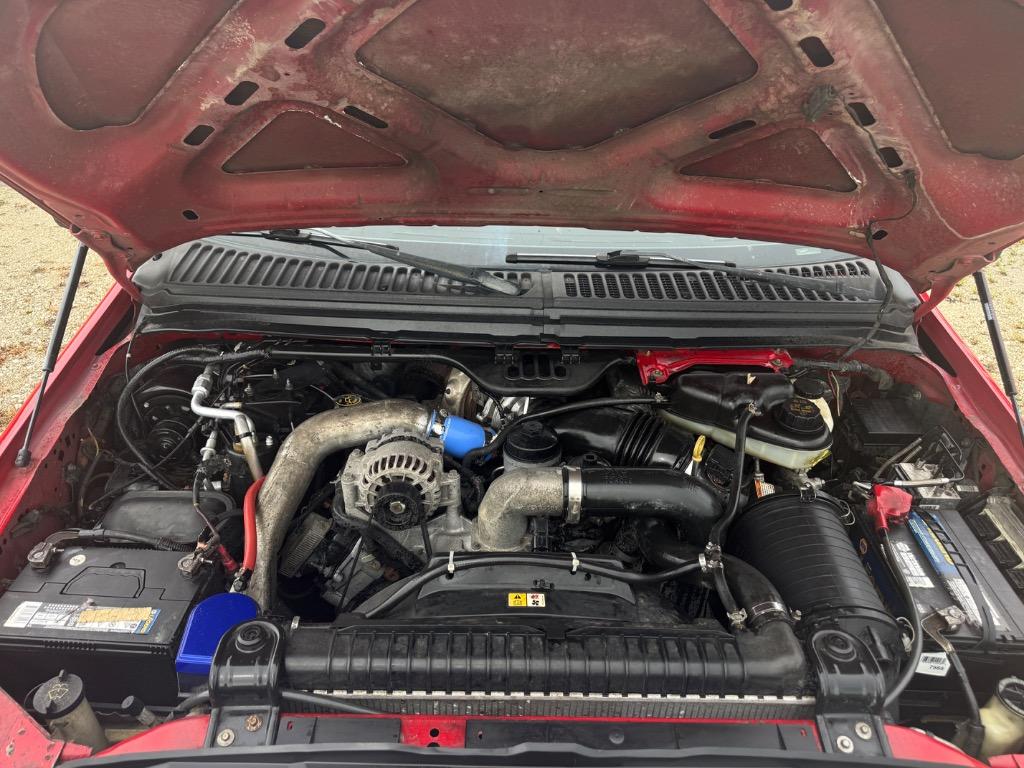 2006 Ford F550SD               - $10,995