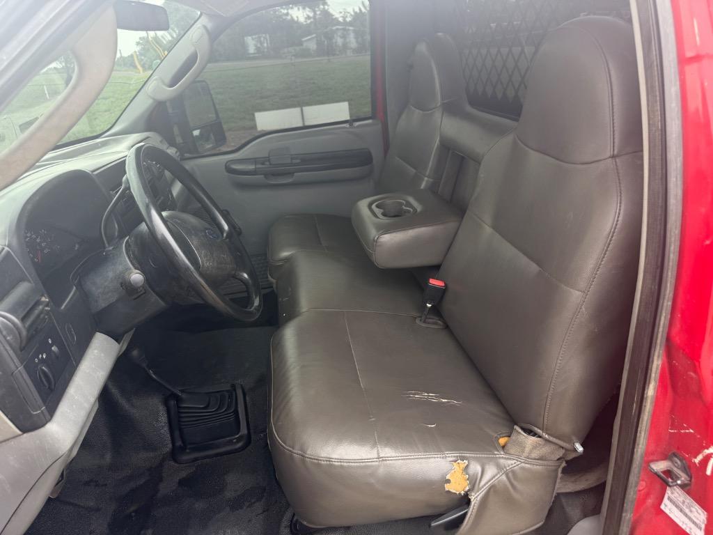 2006 Ford F550SD               - $10,995