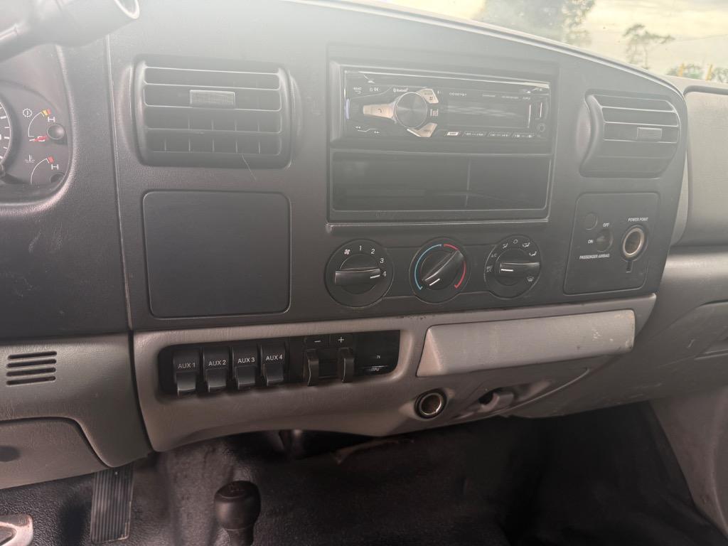 2006 Ford F550SD               - $10,995