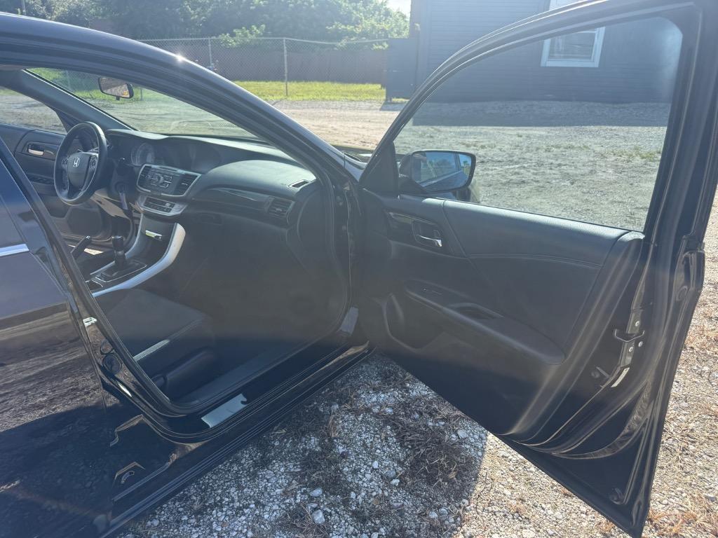 2013 Honda Accord - $11,495