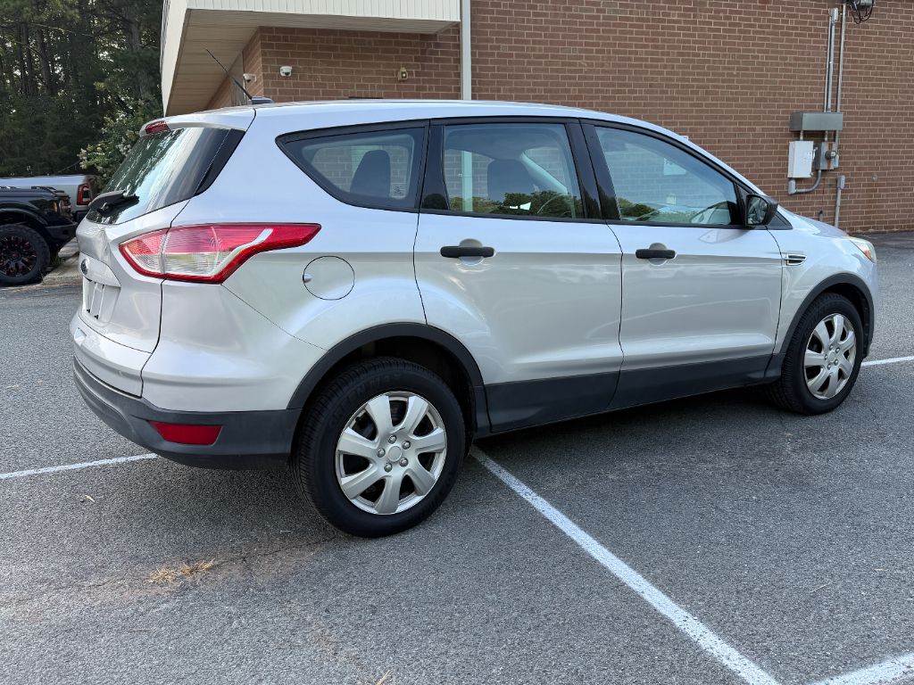 2016 Ford Escape - $7,900
