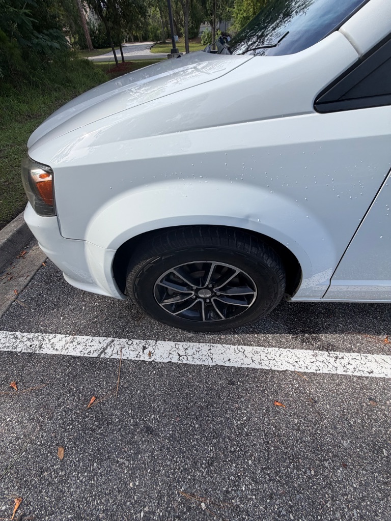 2019 Dodge Grand Caravan - $9,650