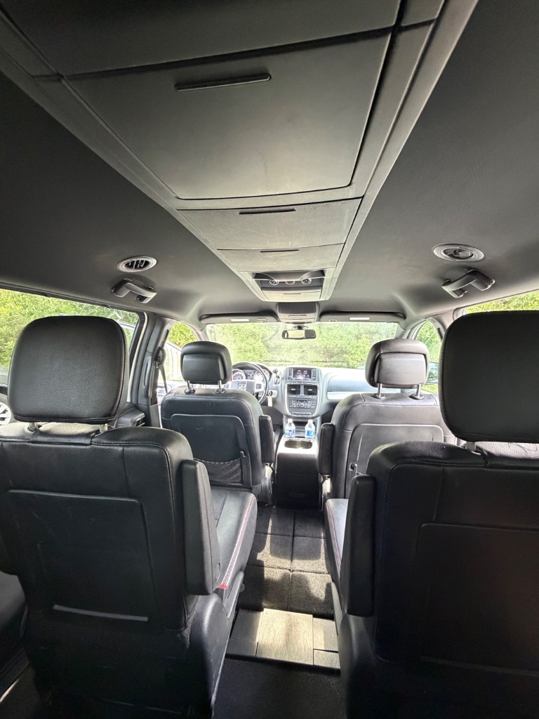 2019 Dodge Grand Caravan - $9,650