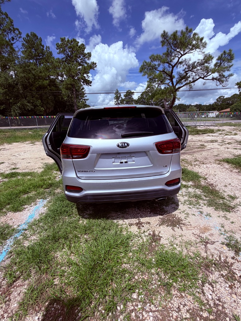 2019 Kia Sorento - $12,950