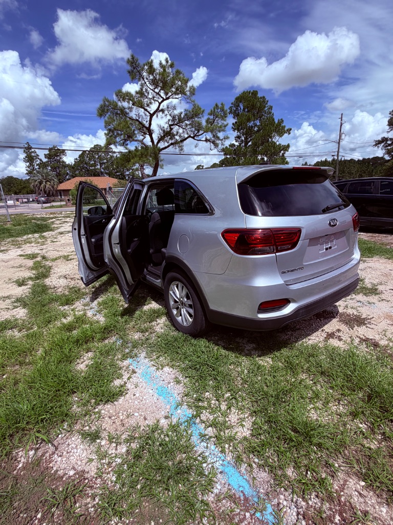 2019 Kia Sorento - $12,950