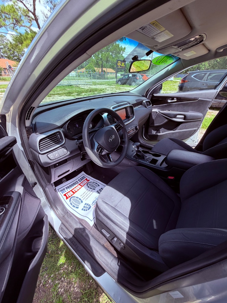 2019 Kia Sorento - $12,950