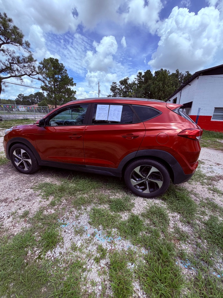 2017 Hyundai Tucson - $9,350