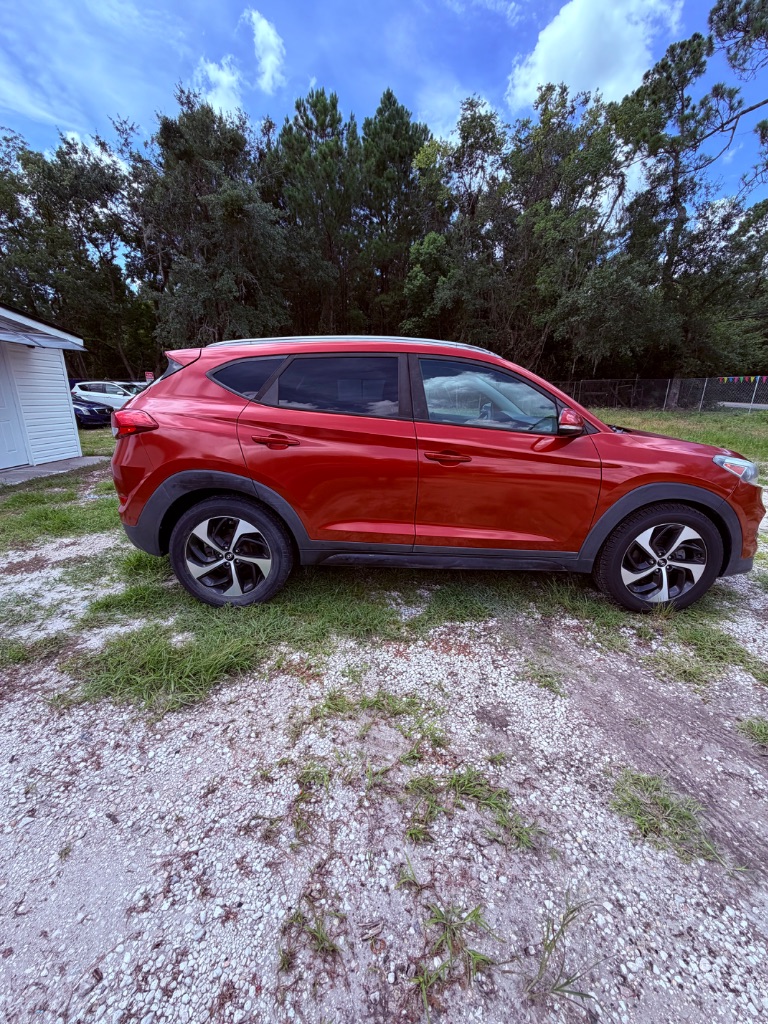 2017 Hyundai Tucson - $9,350
