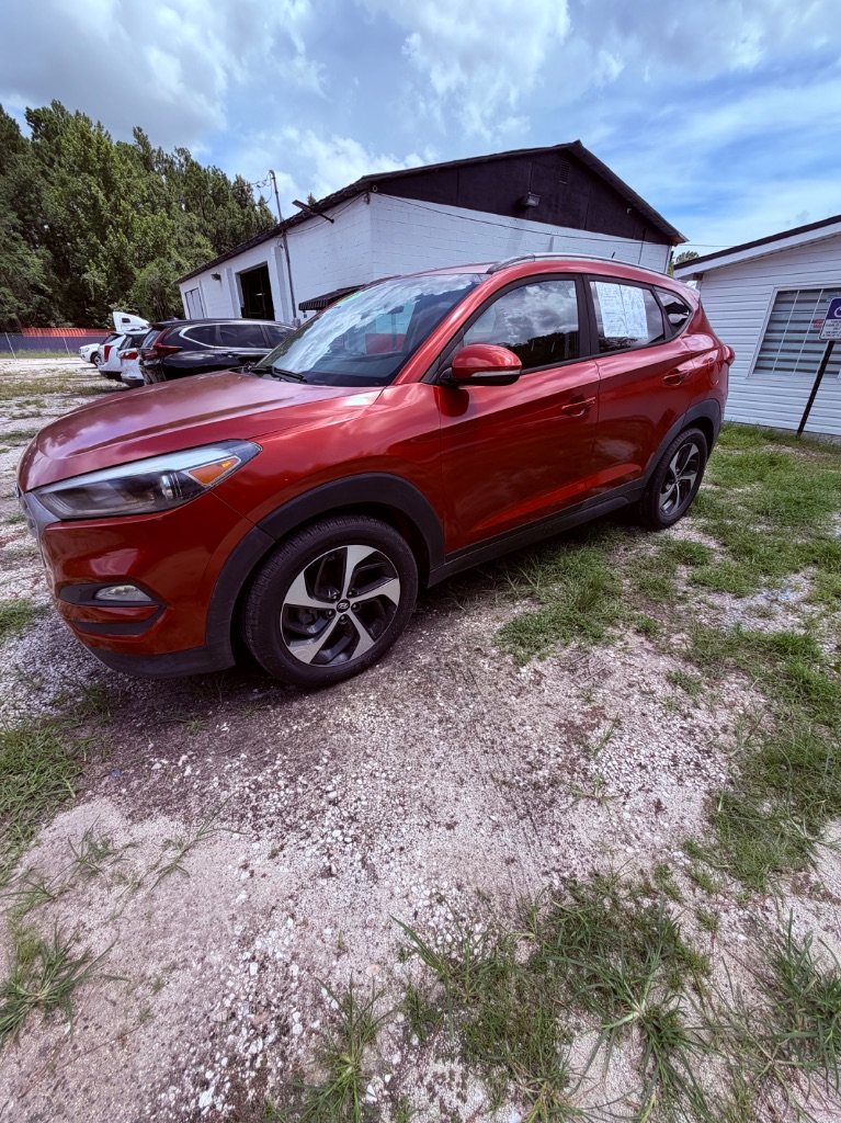 2017 Hyundai Tucson - $9,350