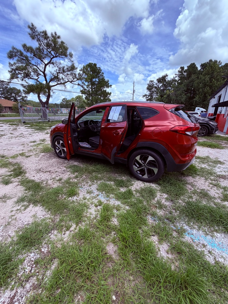 2017 Hyundai Tucson - $9,350