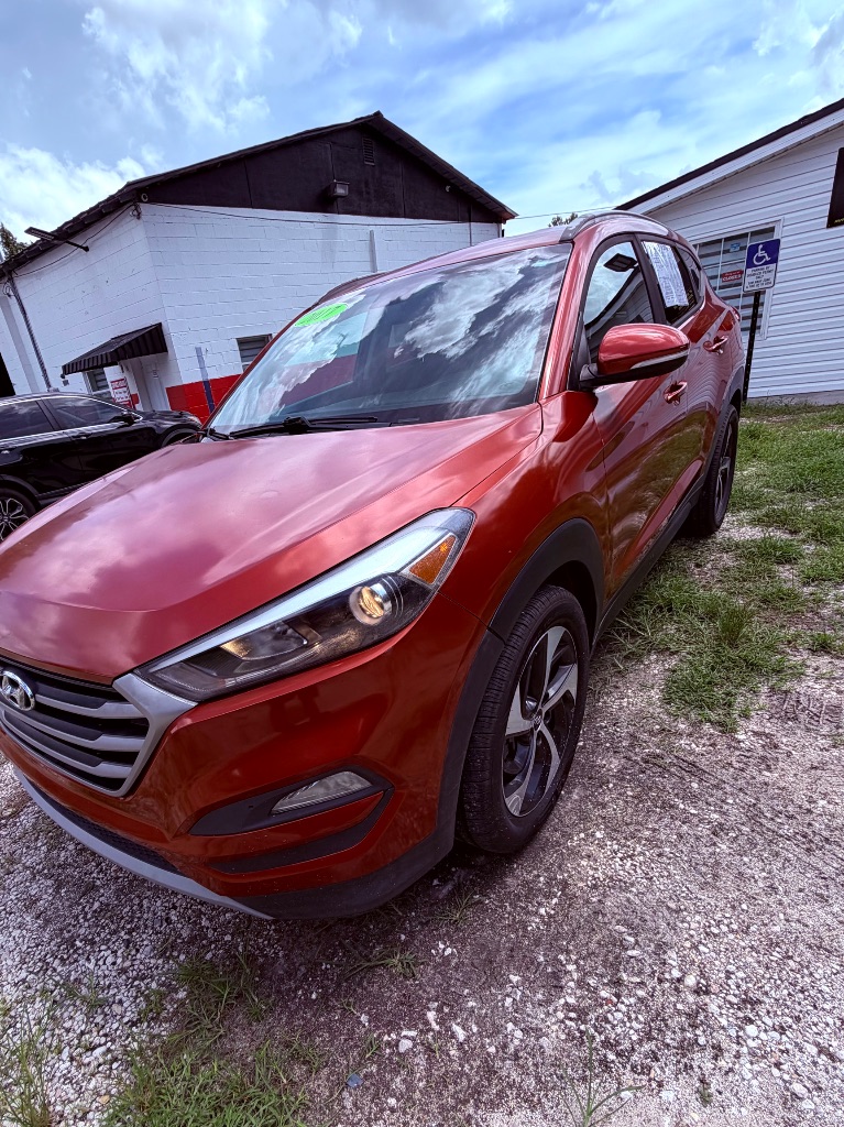 2017 Hyundai Tucson - $9,350