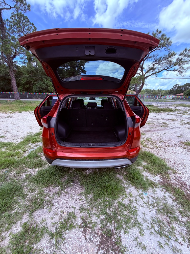 2017 Hyundai Tucson - $9,350