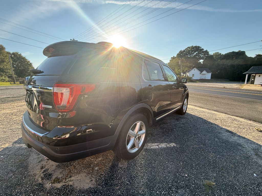 2018 Ford Explorer - $10,990