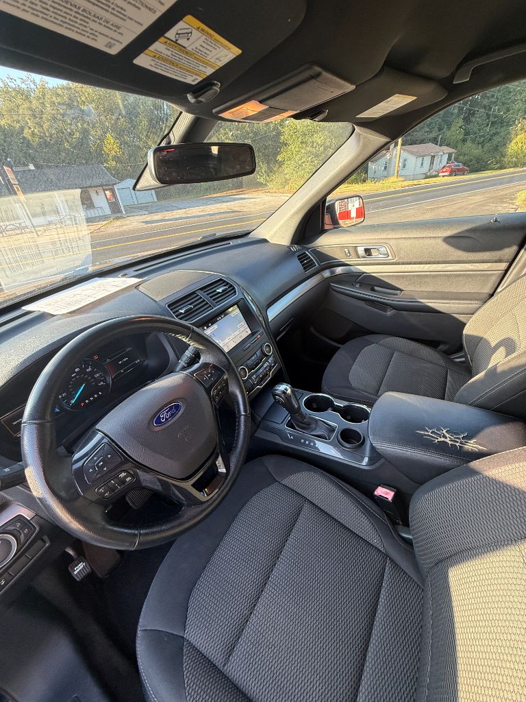 2018 Ford Explorer - $10,990