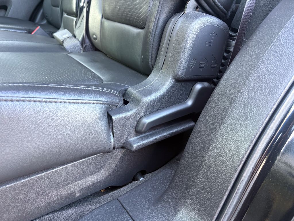 2015 Ford Explorer - $9,995