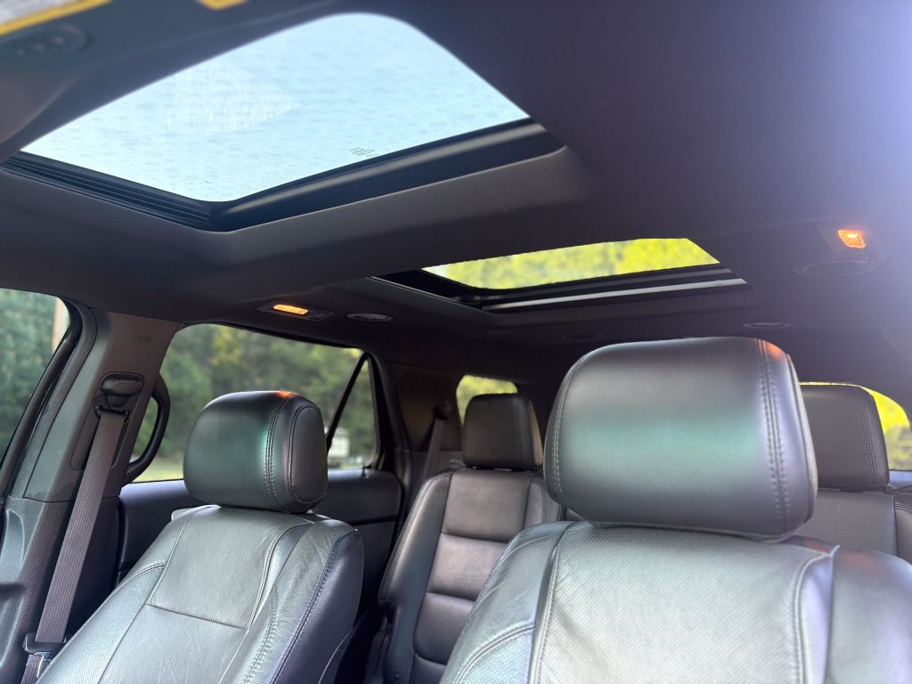 2015 Ford Explorer - $9,995