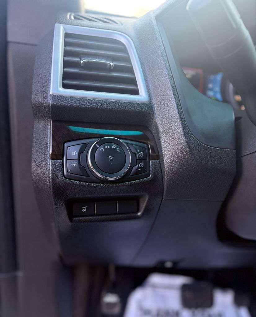2015 Ford Explorer - $9,995