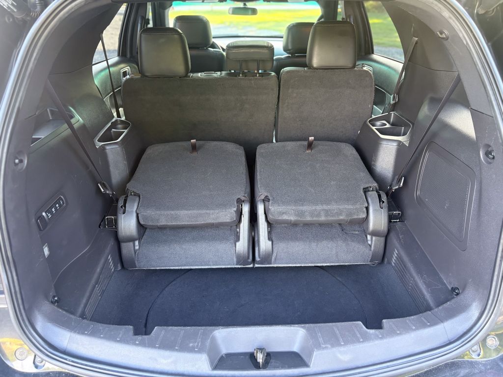 2015 Ford Explorer - $9,995