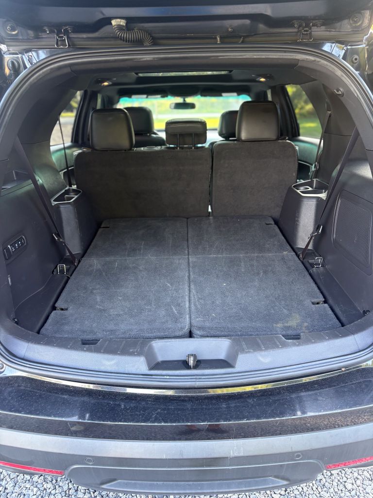 2015 Ford Explorer - $9,995